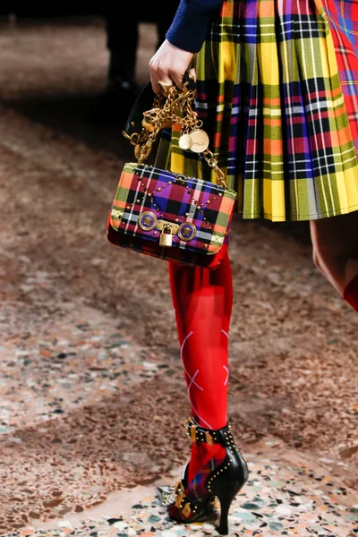 Look 17